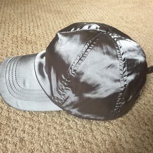METALLIC CAP